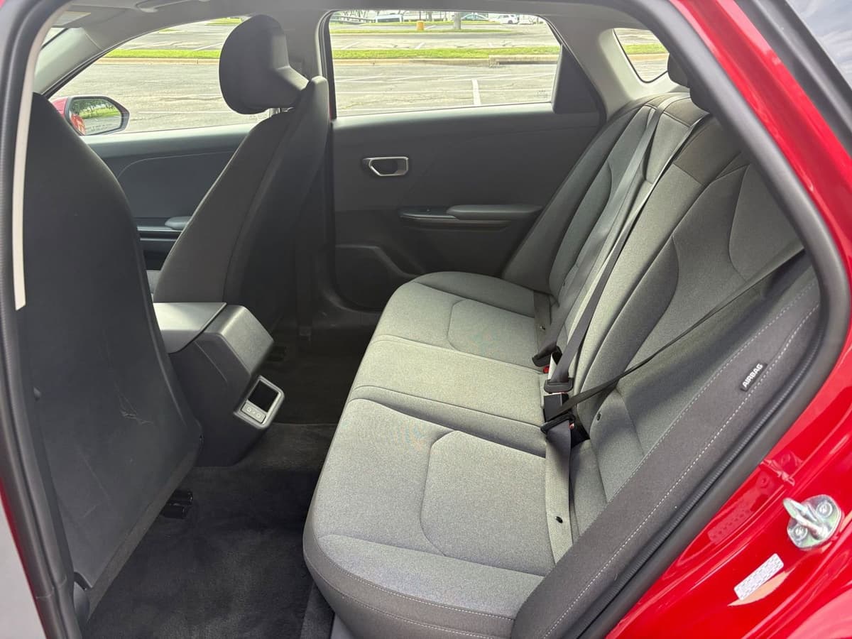 2025 Kia K4 - Image 19