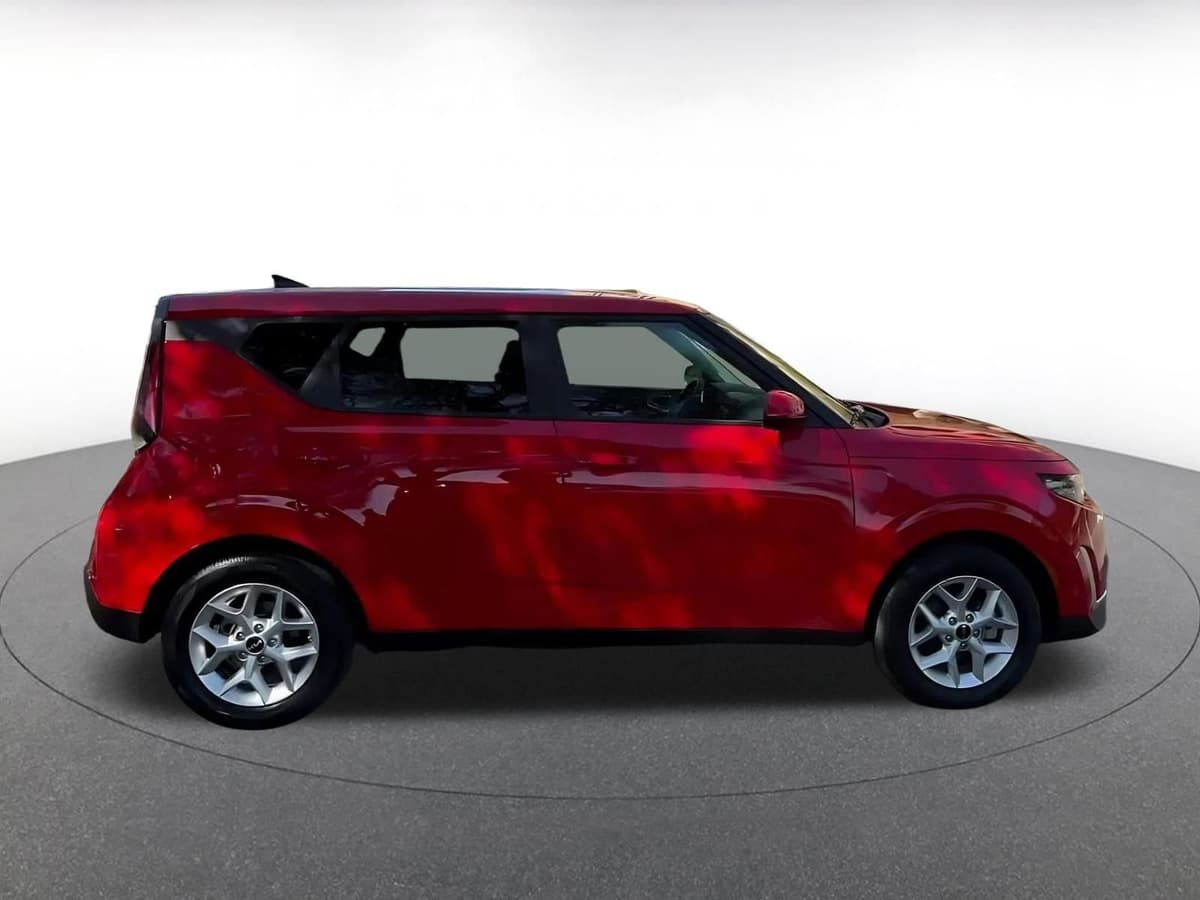 2025 Kia Soul - Image 16