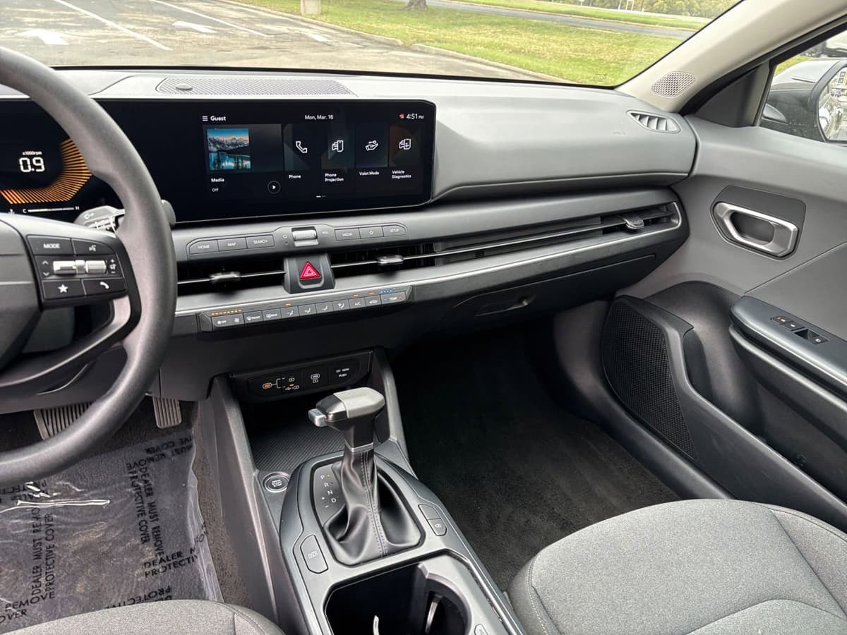 2025 Kia K4 - Image 30