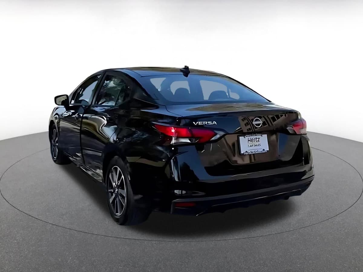 2025 Nissan Versa - Image 8