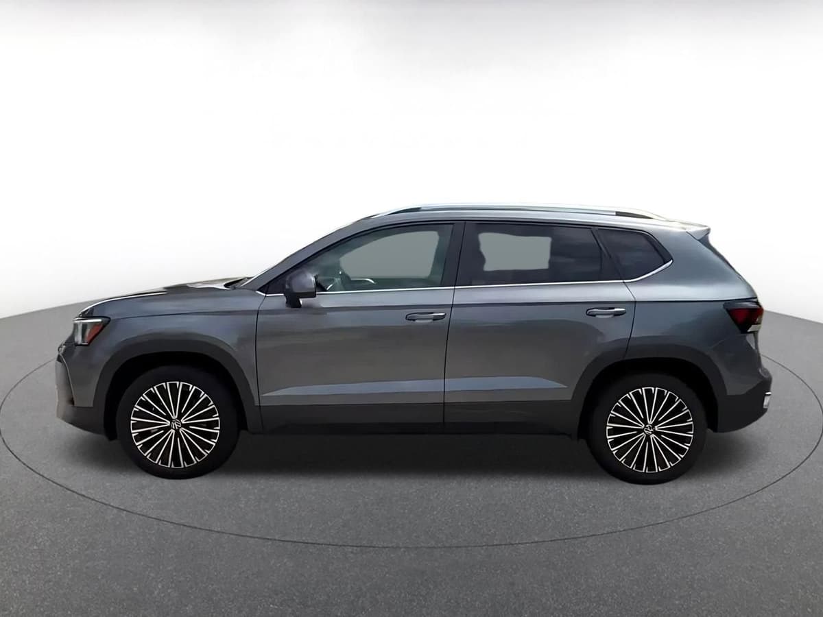 2025 Volkswagen Taos - Image 10