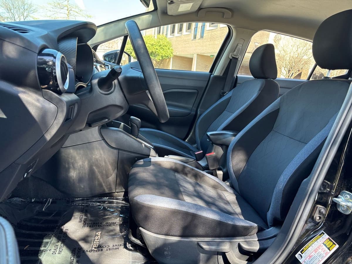 2025 Nissan Versa - Image 22