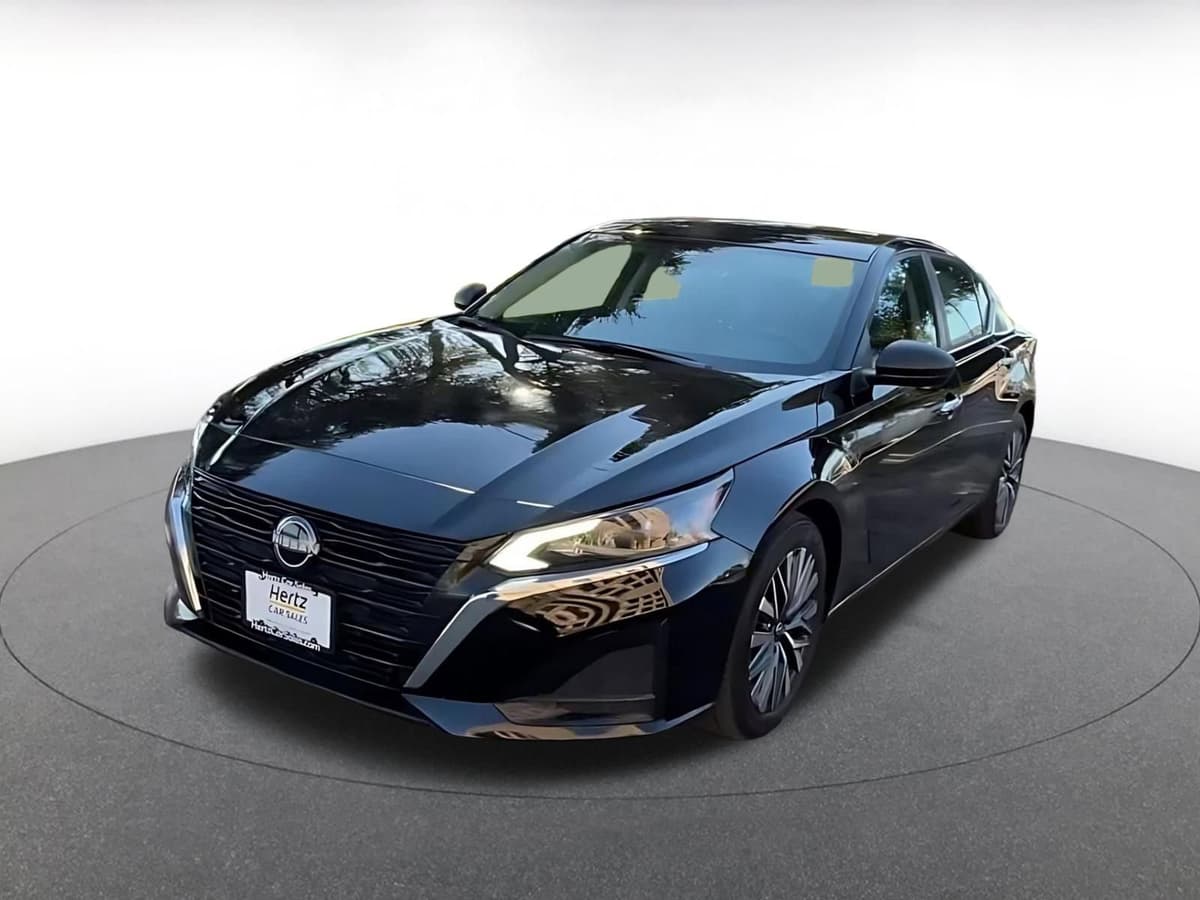 2025 Nissan Altima - Image 5