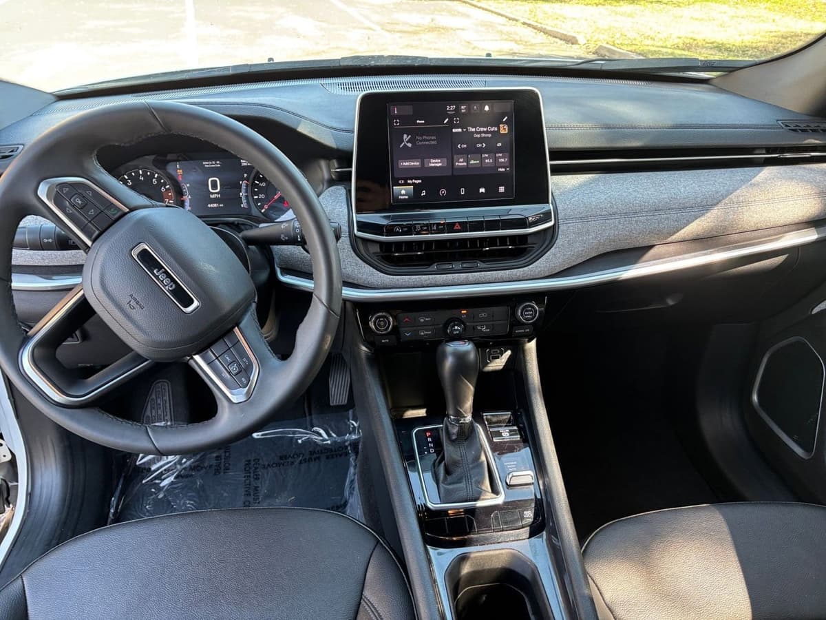 2025 Jeep Compass - Image 28