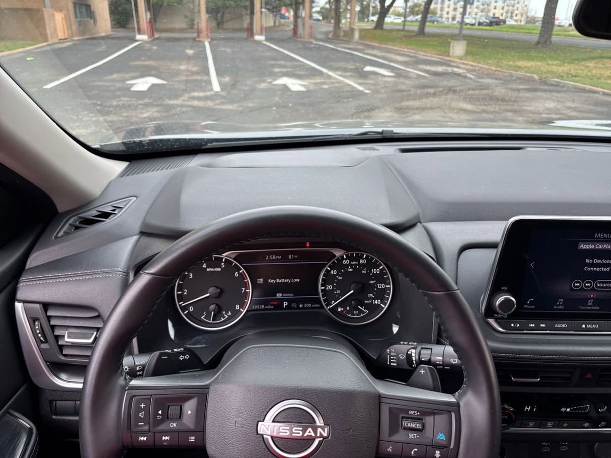 2025 Nissan Rogue - Image 30