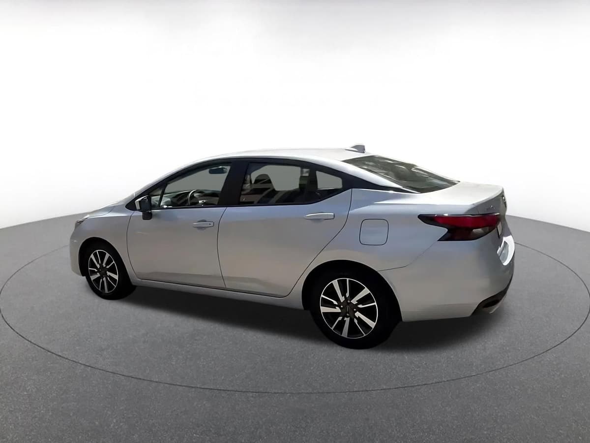 2025 Nissan Versa - Image 10