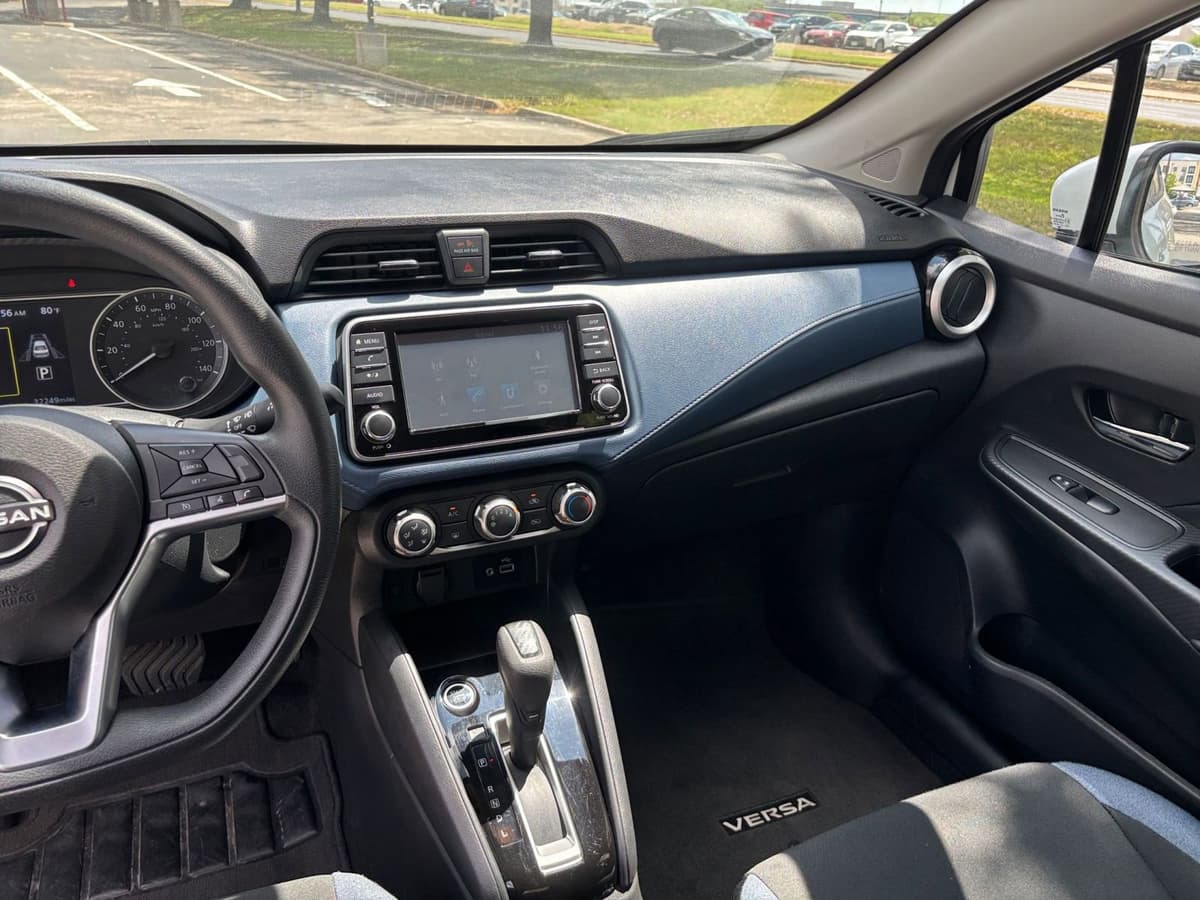 2025 Nissan Versa - Image 32
