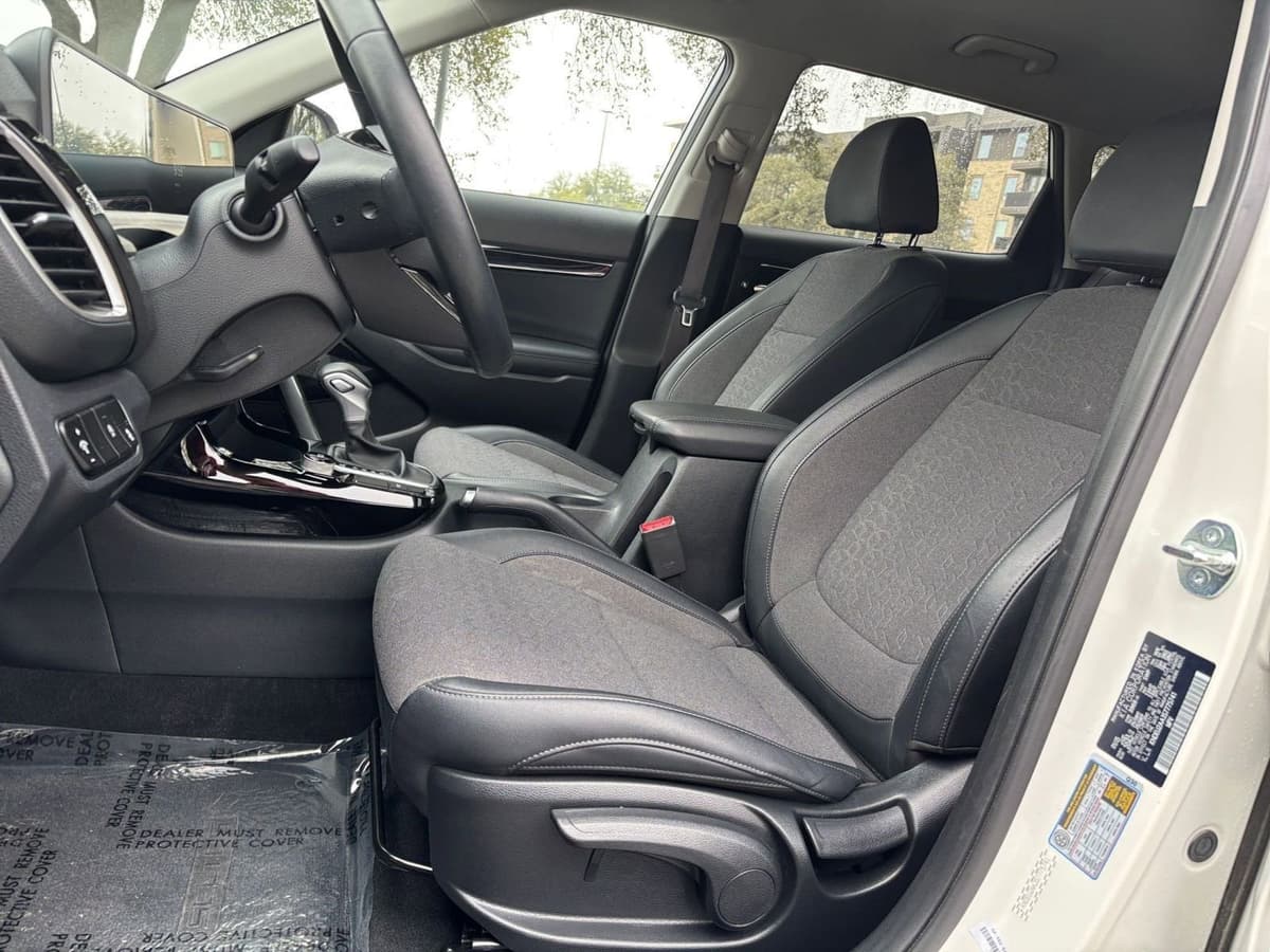 2025 Kia Seltos - Image 22