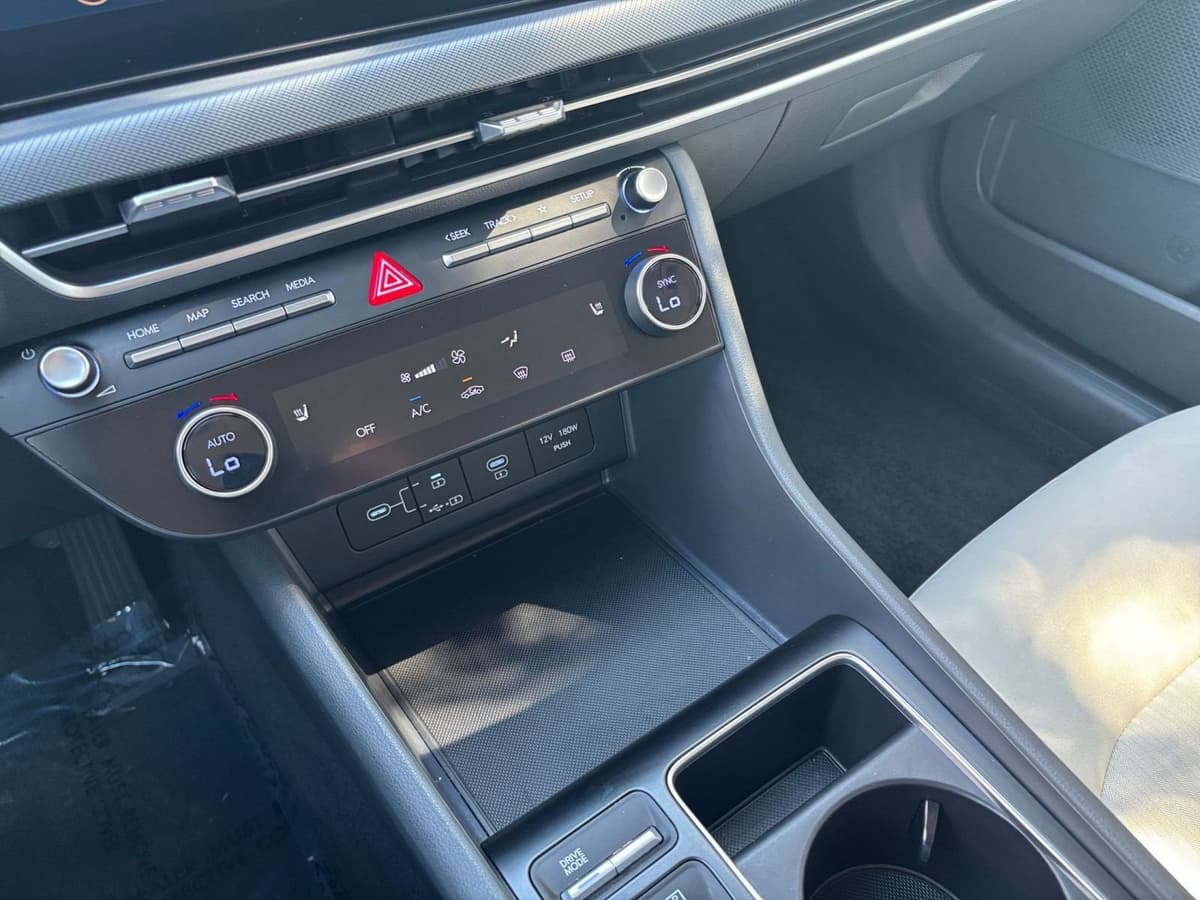 2025 Hyundai Sonata - Image 36
