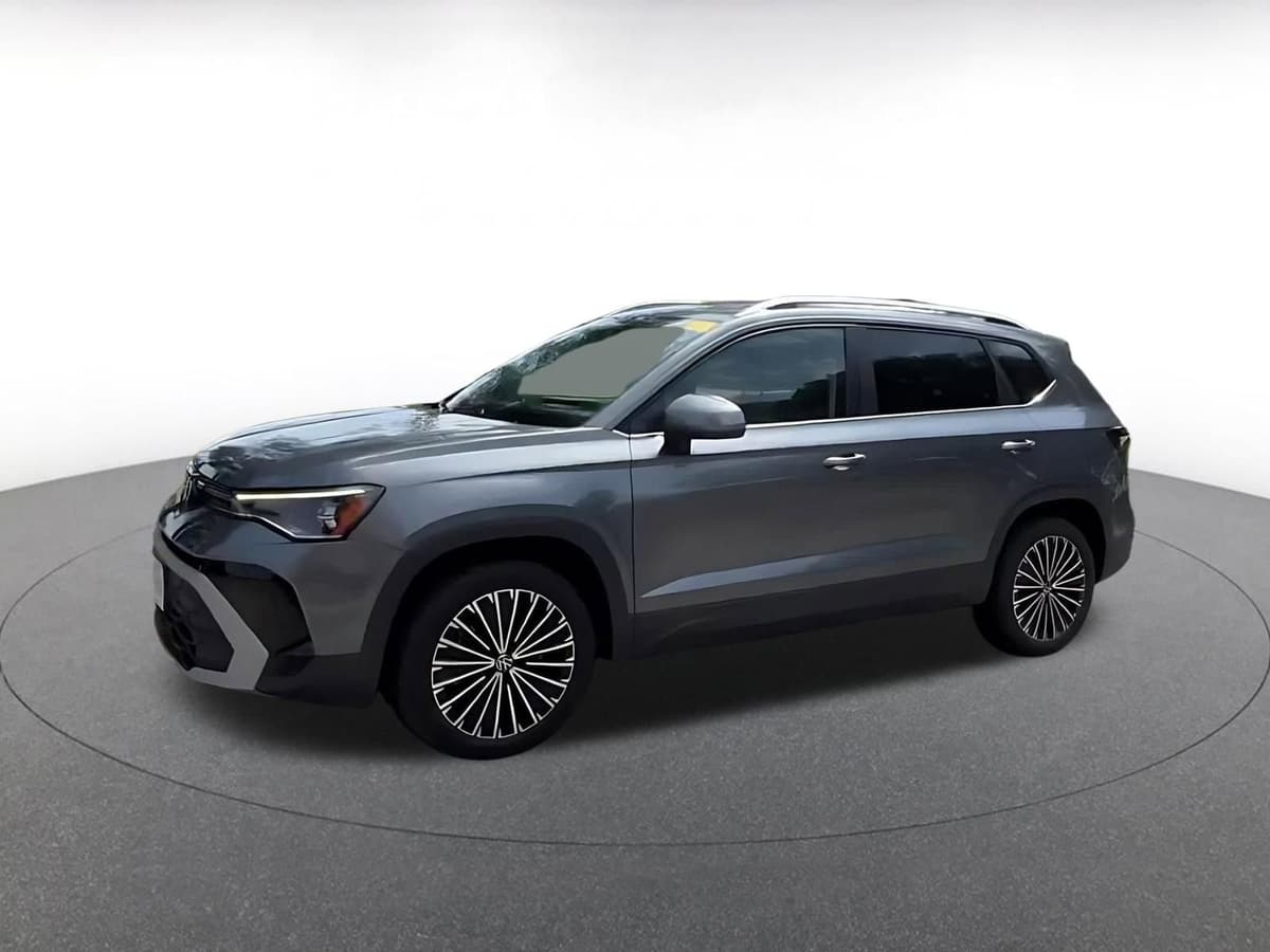 2025 Volkswagen Taos - Image 8