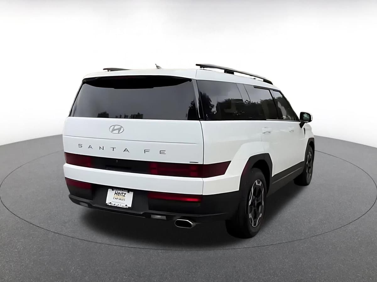 2025 Hyundai Santa Fe - Image 13