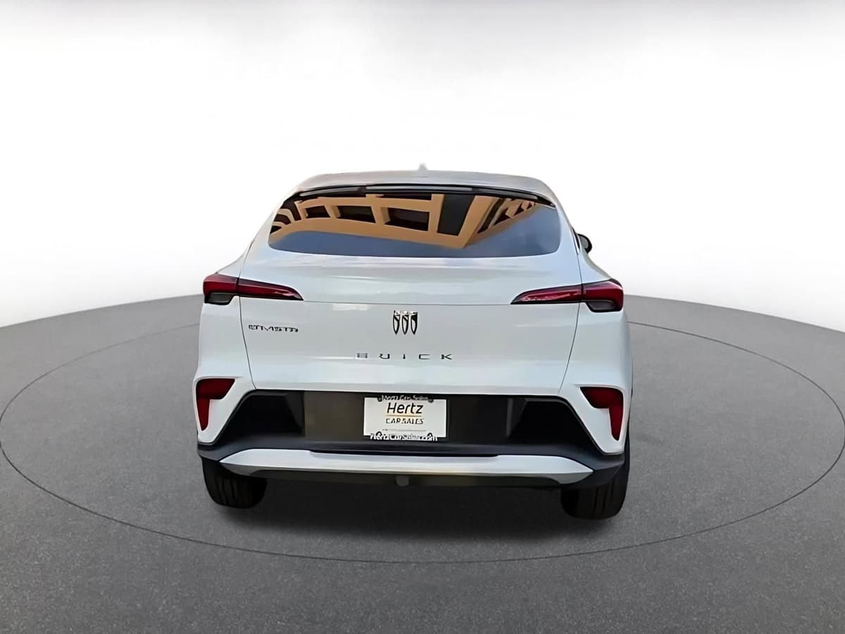 2025 Buick Envista - Image 12