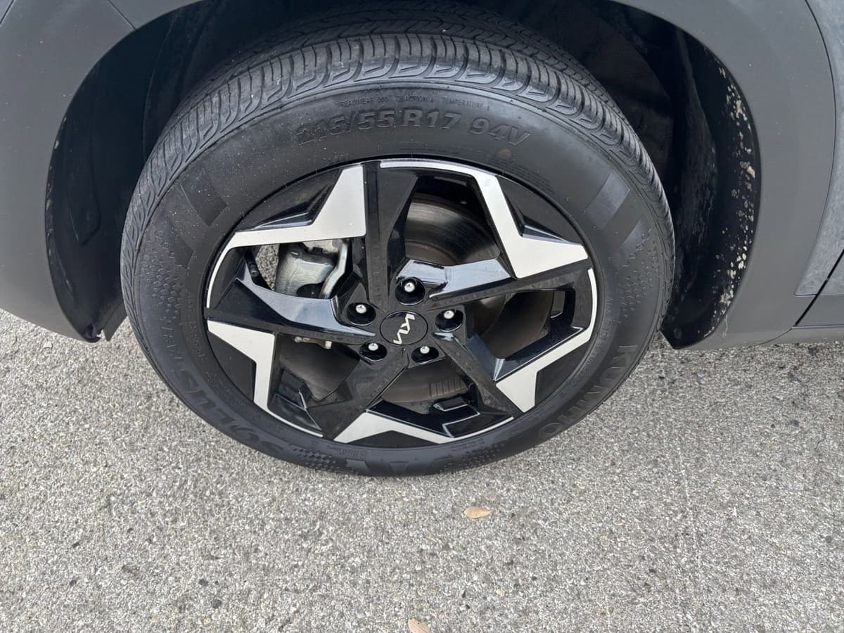 2025 Kia Seltos - Image 27