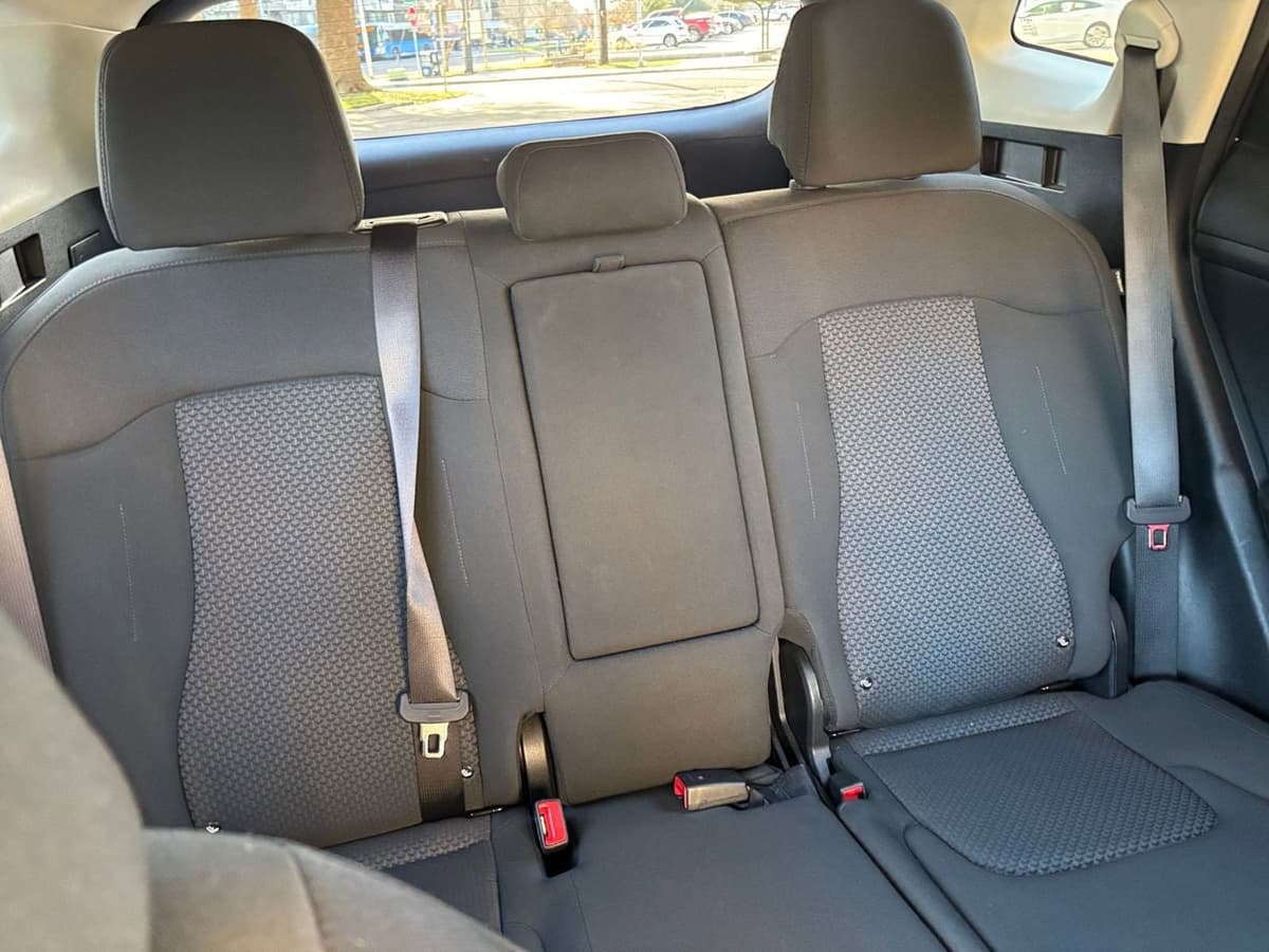 2025 Kia Sportage - Image 32