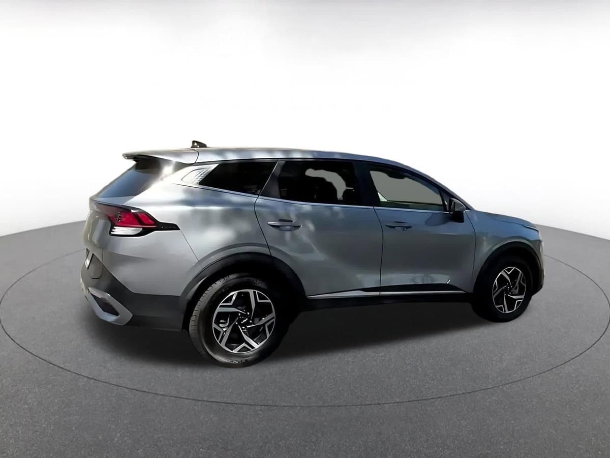 2025 Kia Sportage - Image 15