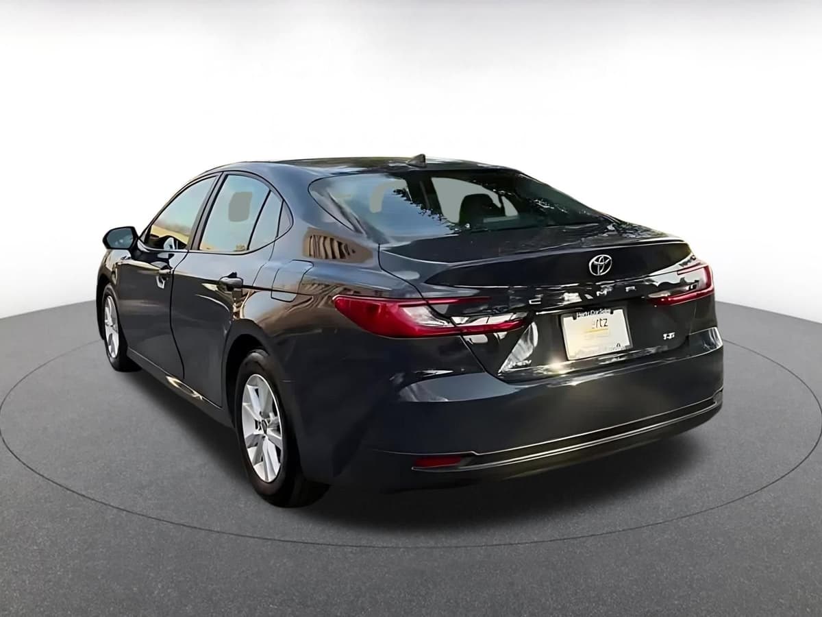 2025 Toyota Camry - Image 11
