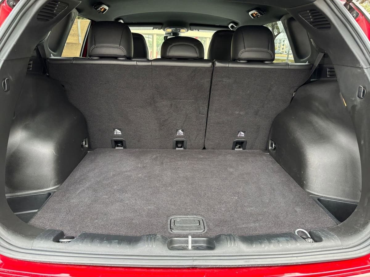 2025 Jeep Compass - Image 25