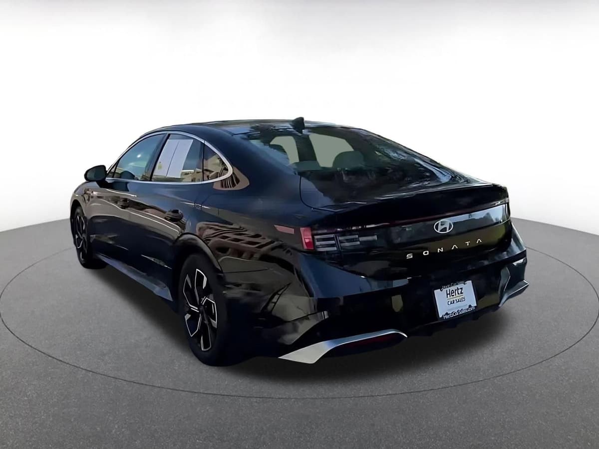 2025 Hyundai Sonata - Image 11