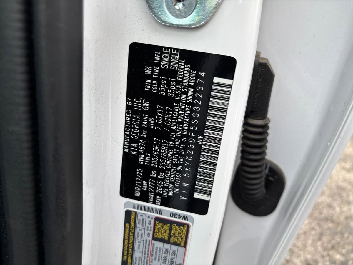 2025 Kia Sportage - Image 23