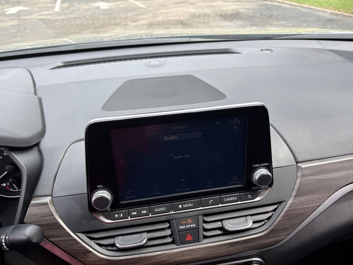 2025 Nissan Altima - Image 17