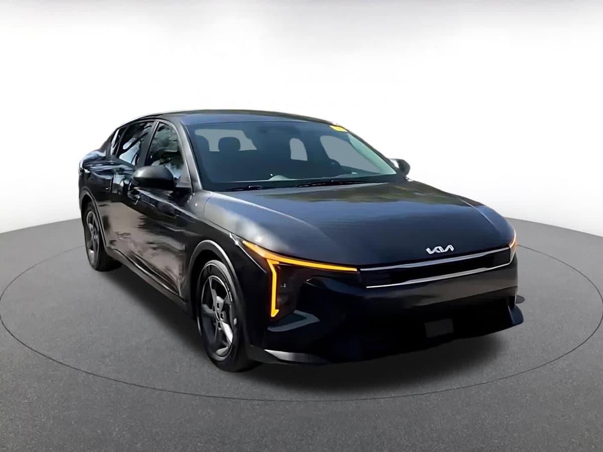 2025 Kia K4 - Image 3