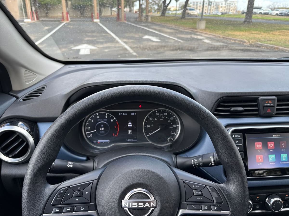 2025 Nissan Versa - Image 29