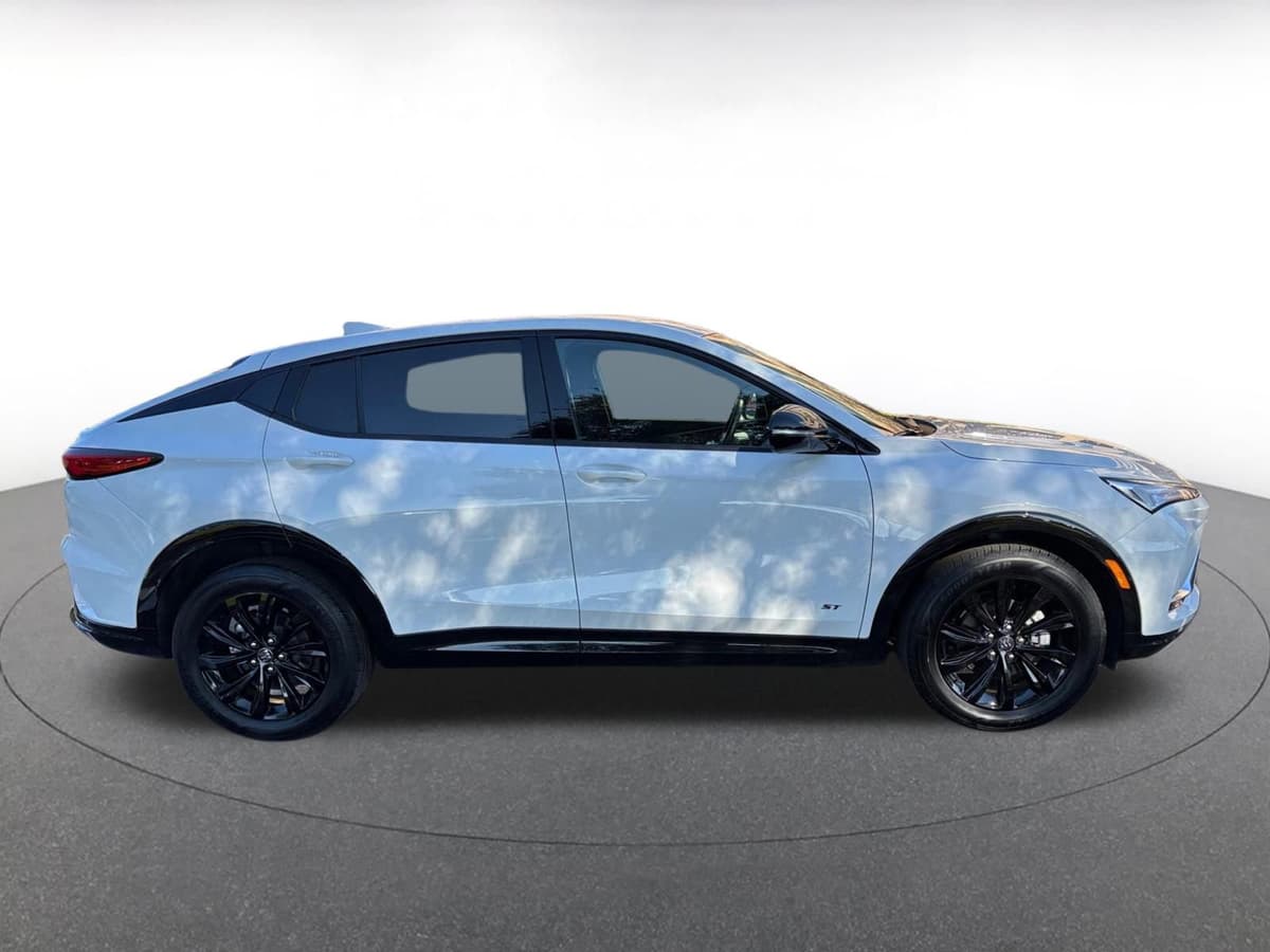 2025 Buick Envista - Image 15