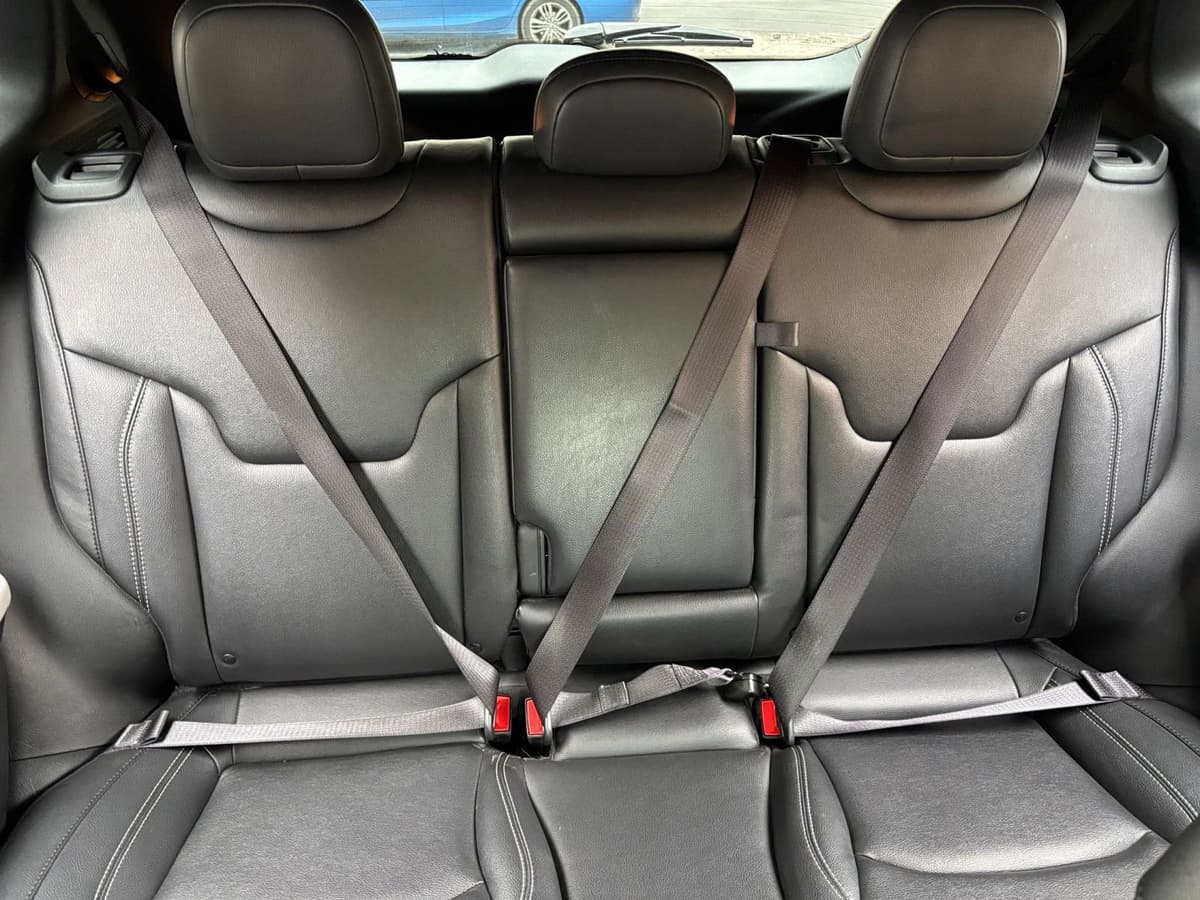 2025 Jeep Compass - Image 33