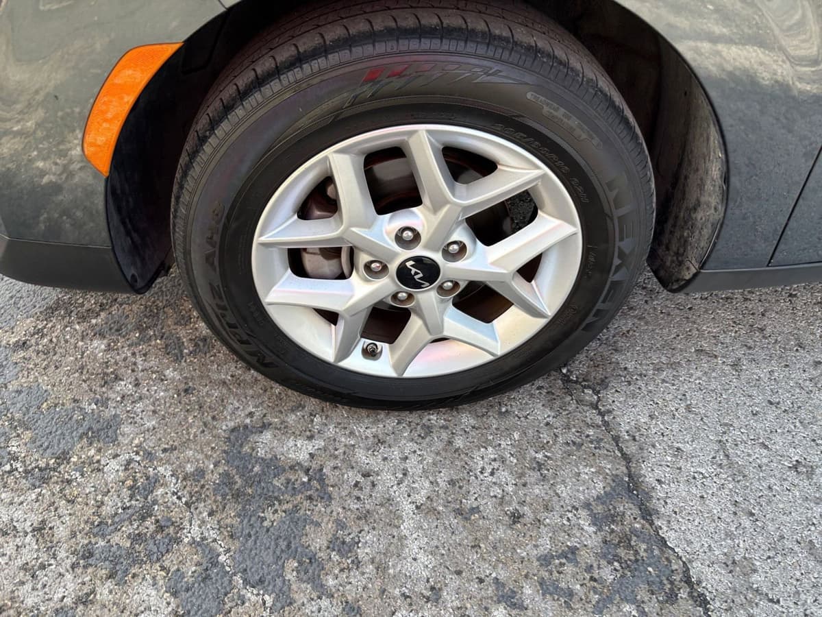 2025 Kia Soul - Image 25