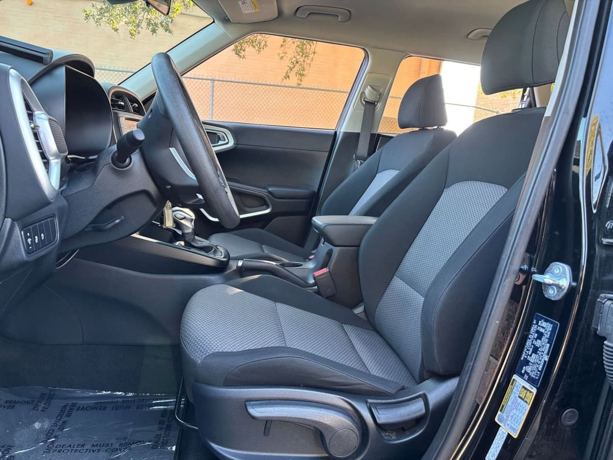 2025 Kia Soul - Image 22
