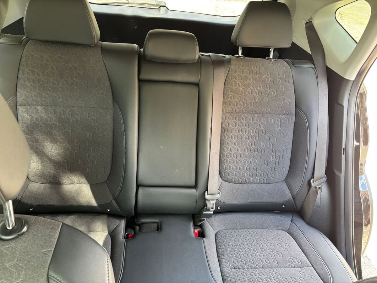 2025 Kia Seltos - Image 37