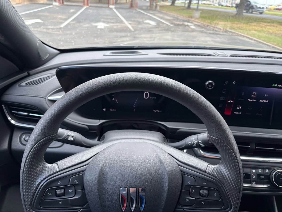 2025 Buick Envista - Image 29