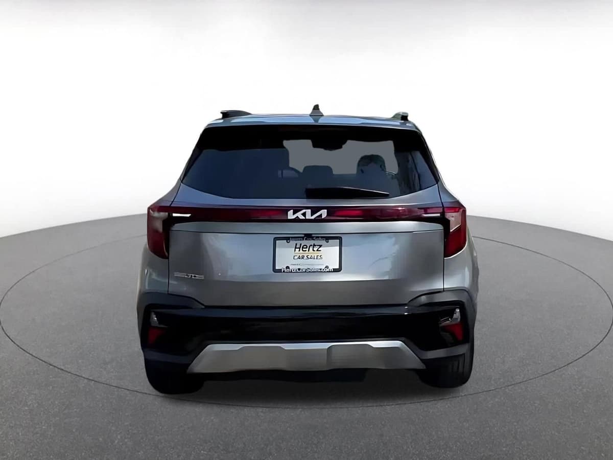 2025 Kia Seltos - Image 12