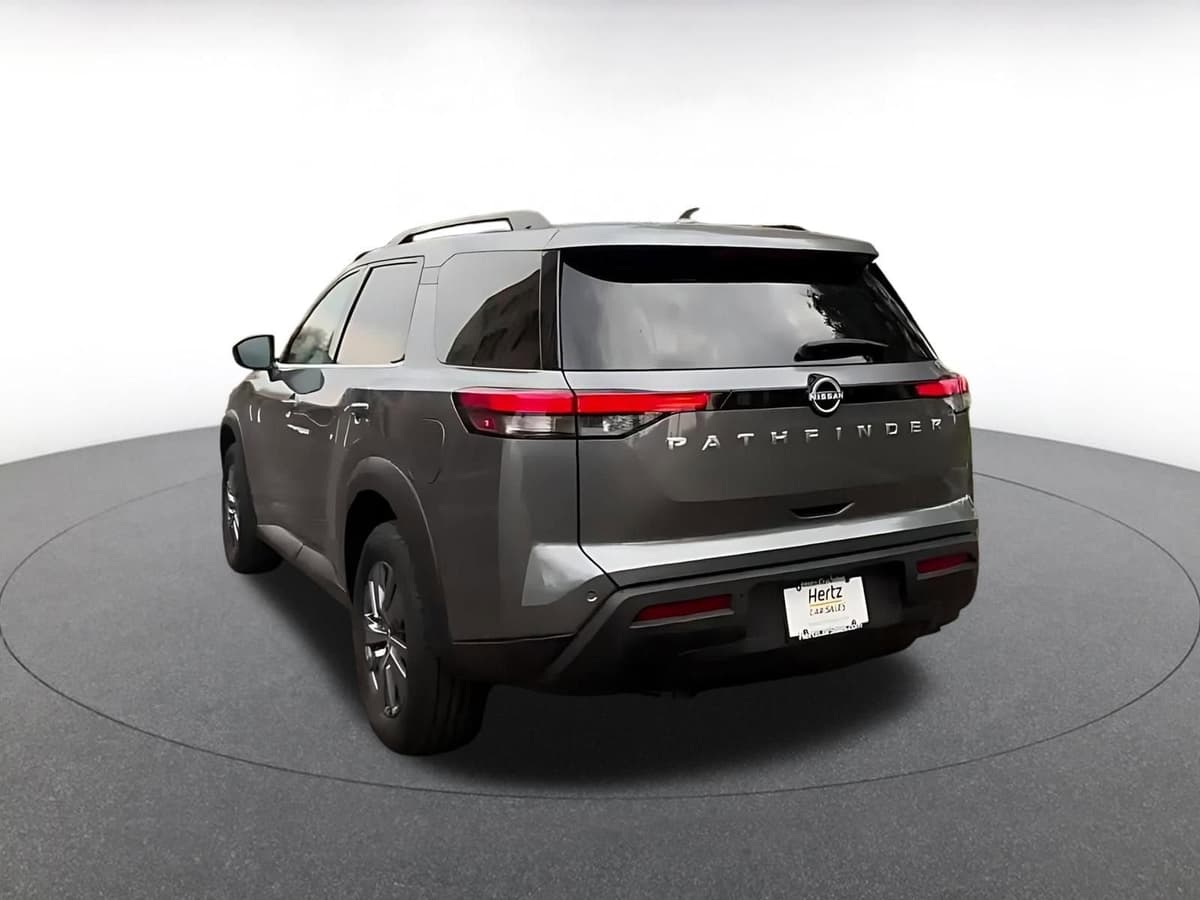2025 Nissan Pathfinder - Image 11