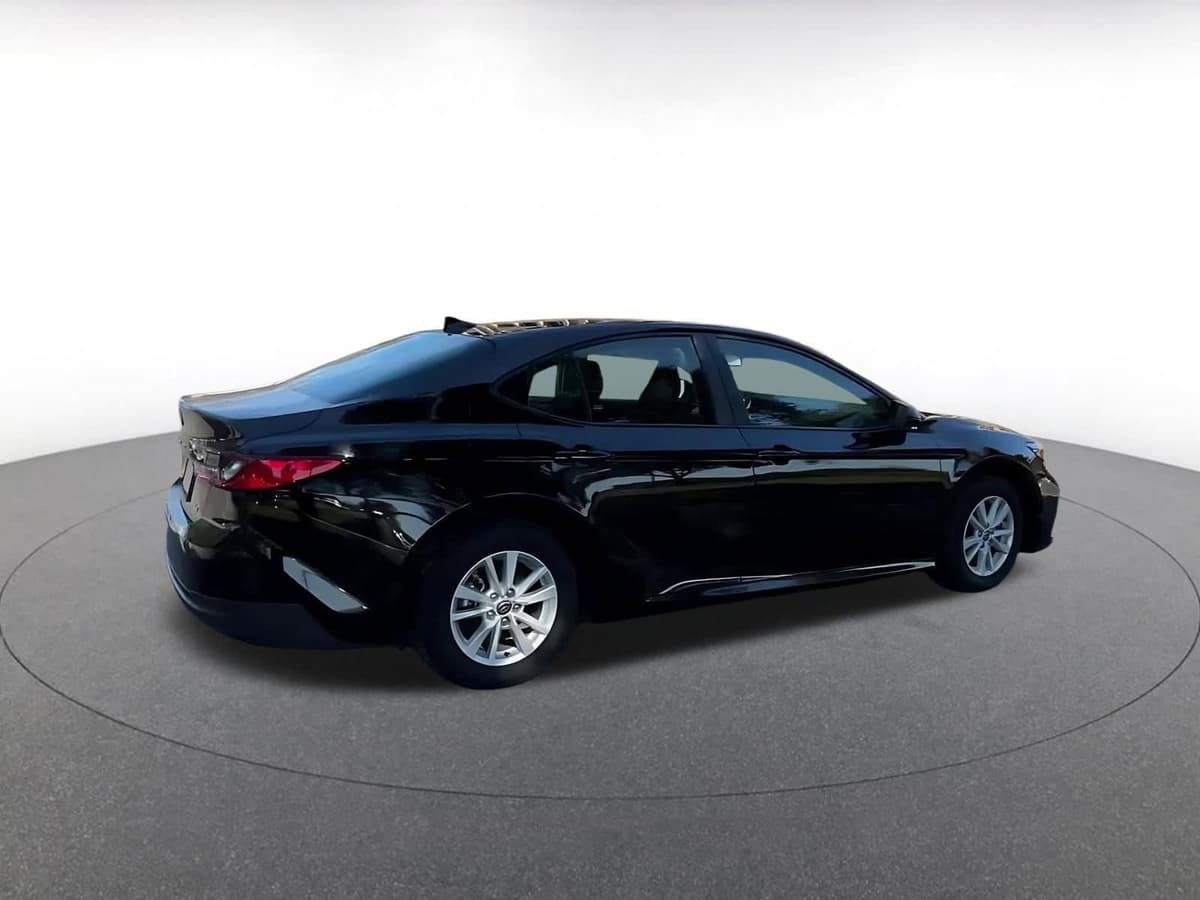 2025 Toyota Camry - Image 12