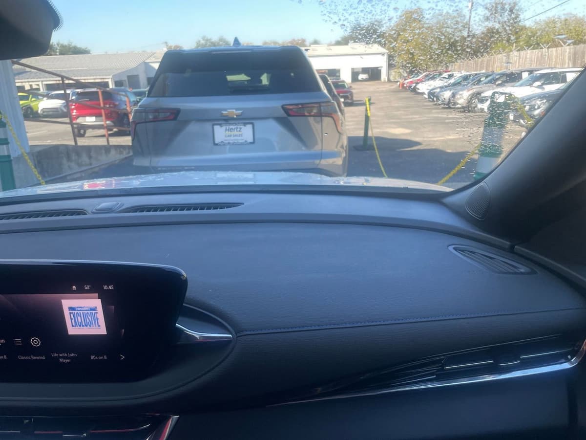 2025 Buick Envista - Image 29