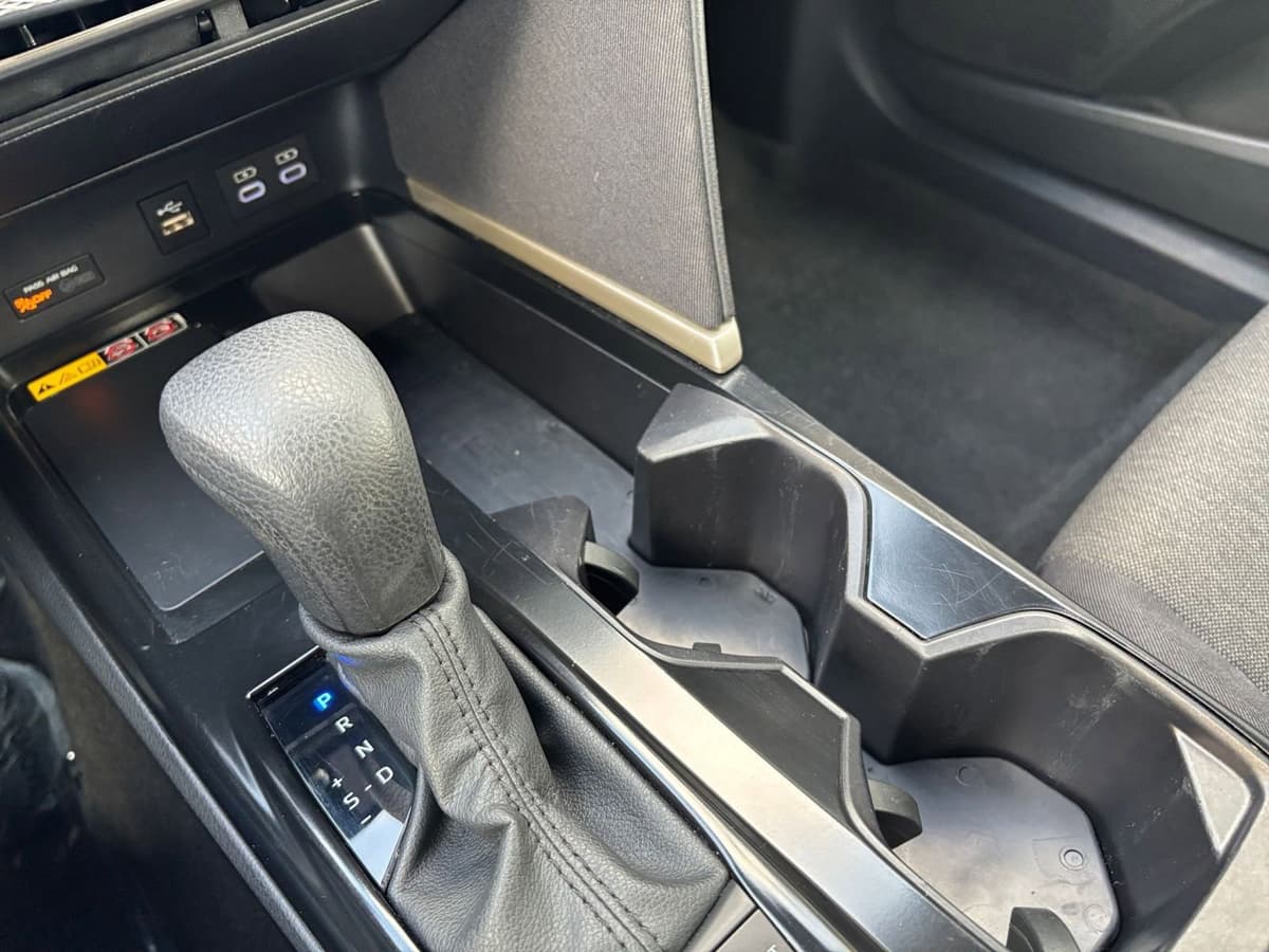 2025 Toyota Camry - Image 36