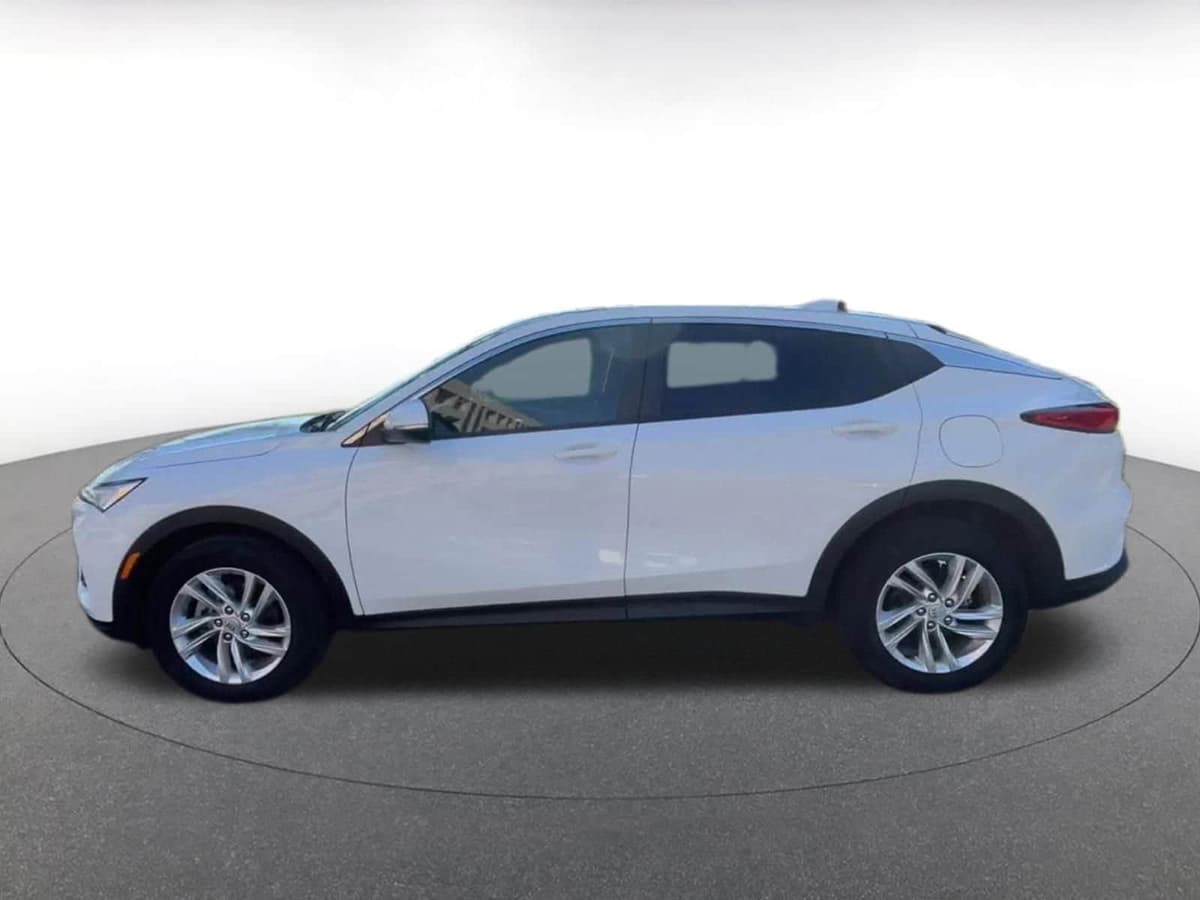 2025 Buick Envista - Image 8