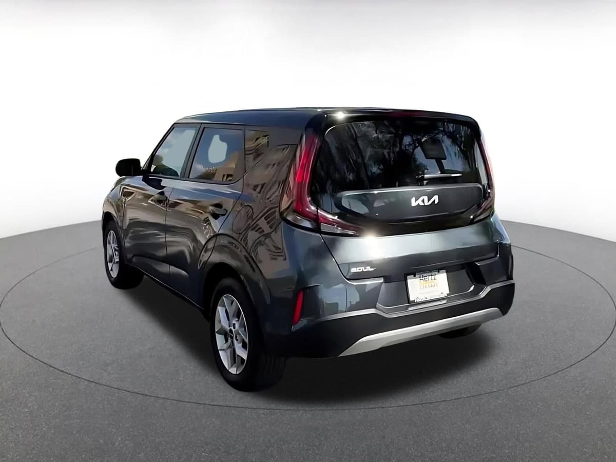 2025 Kia Soul - Image 11