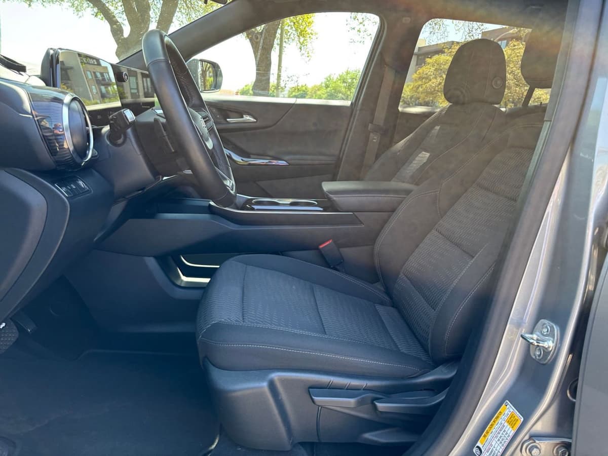 2025 Chevrolet Equinox - Image 25