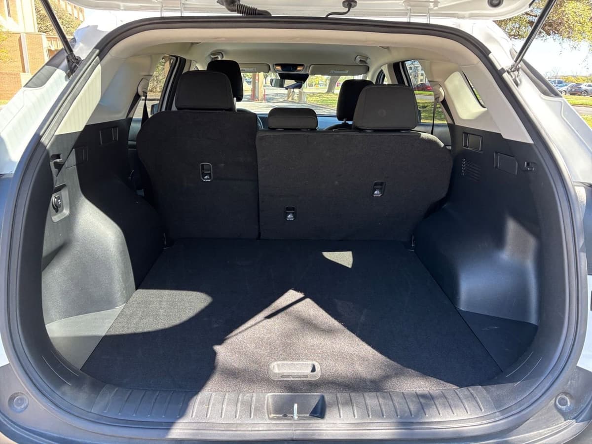 2025 Kia Sportage - Image 26
