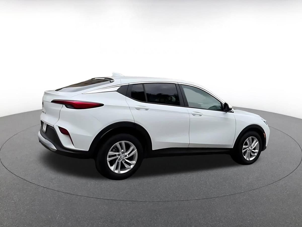 2025 Buick Envista - Image 13
