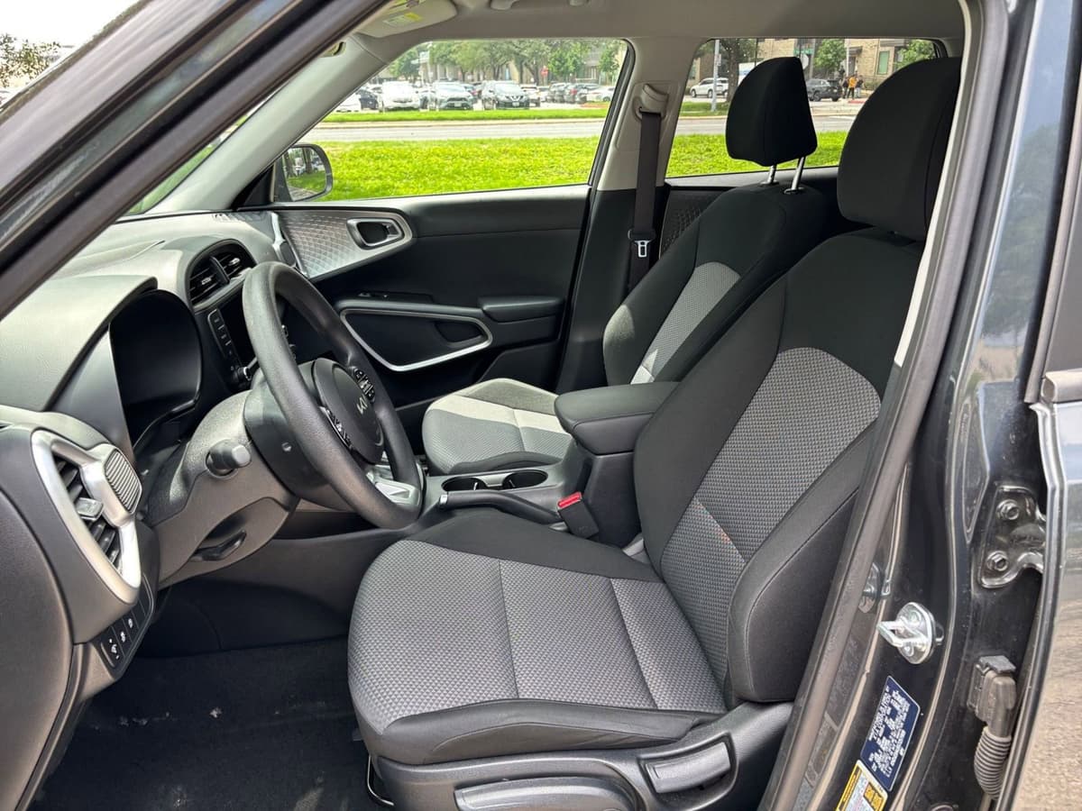 2025 Kia Soul - Image 30