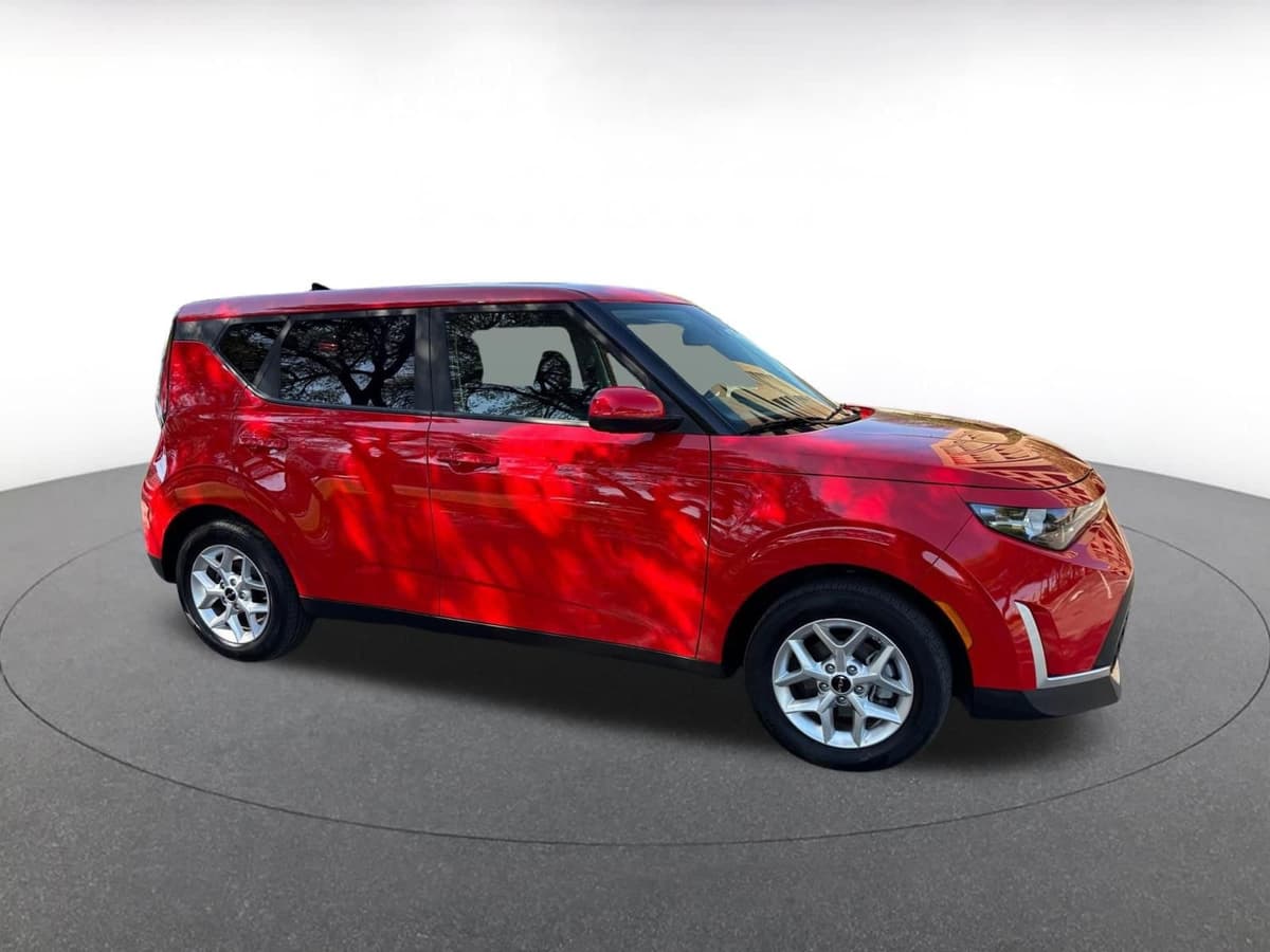 2025 Kia Soul - Image 1