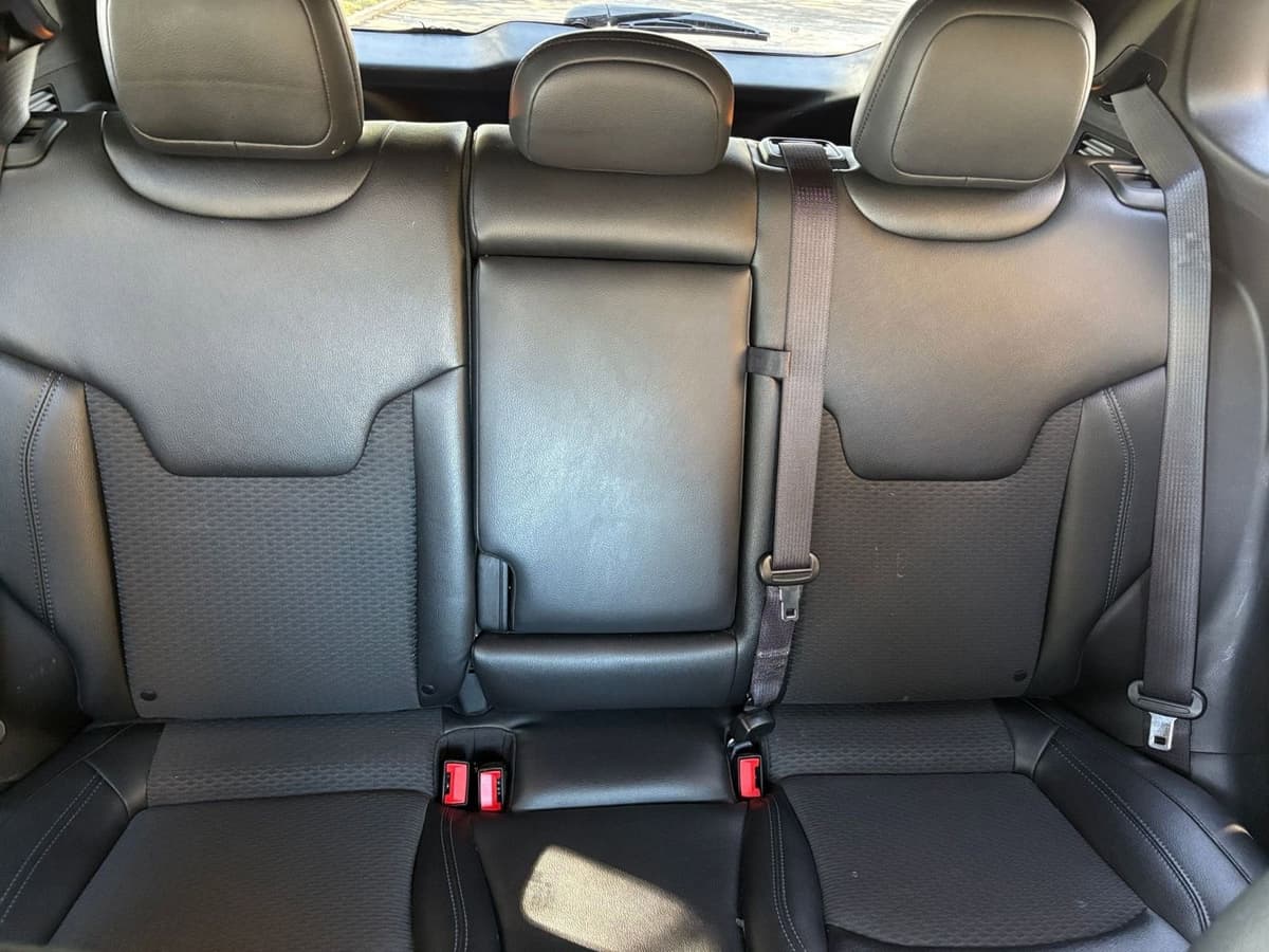 2025 Jeep Compass - Image 33