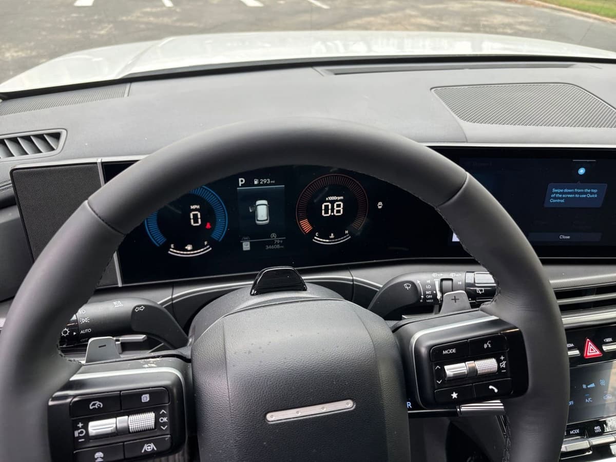 2025 Hyundai Santa Fe - Image 29