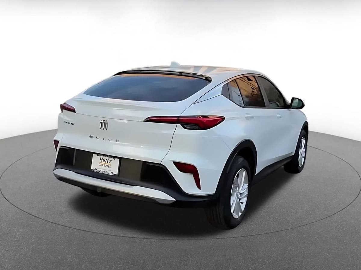 2025 Buick Envista - Image 13