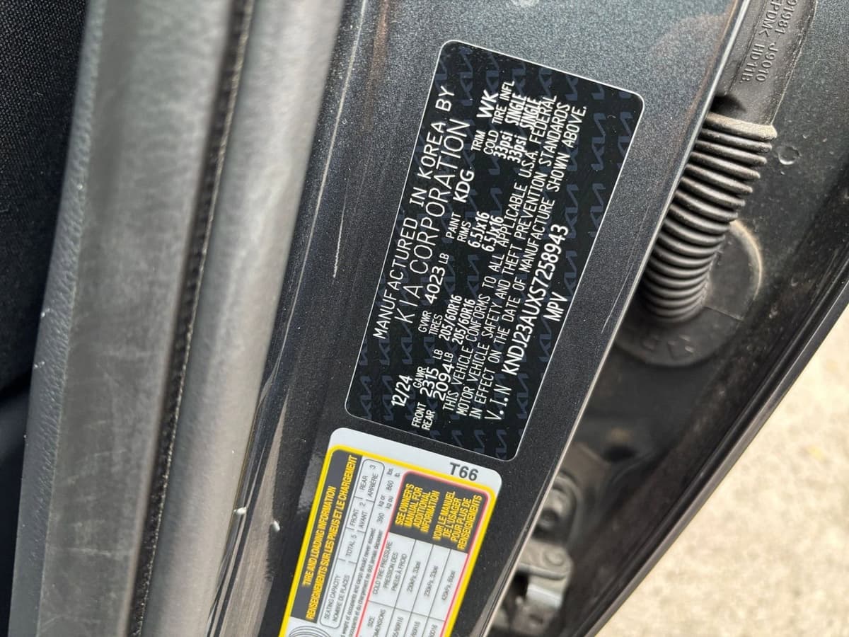 2025 Kia Soul - Image 25