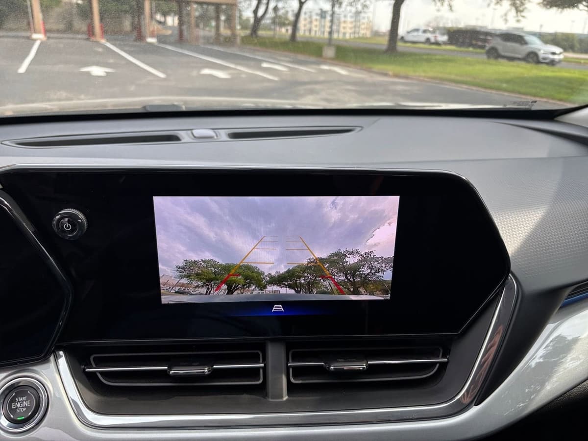 2025 Chevrolet Trax - Image 17