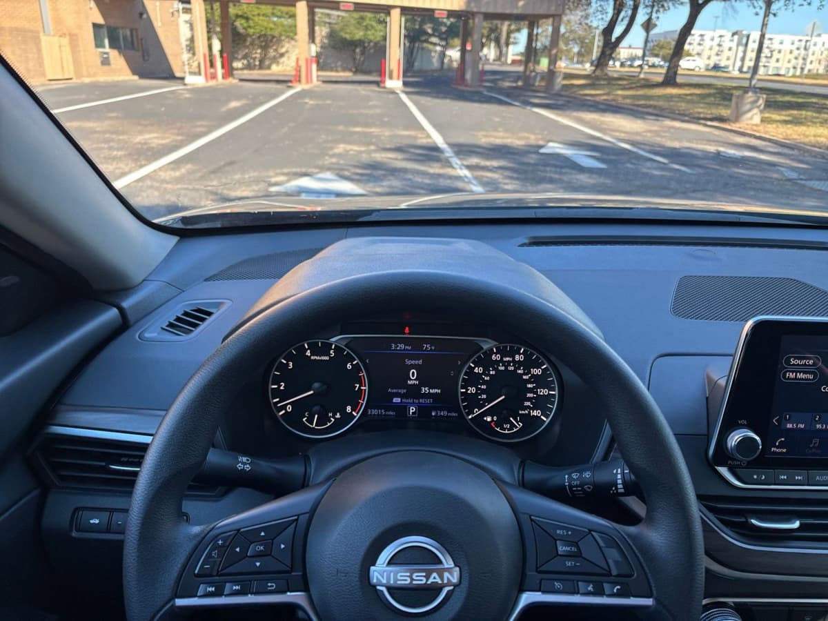 2025 Nissan Altima - Image 29